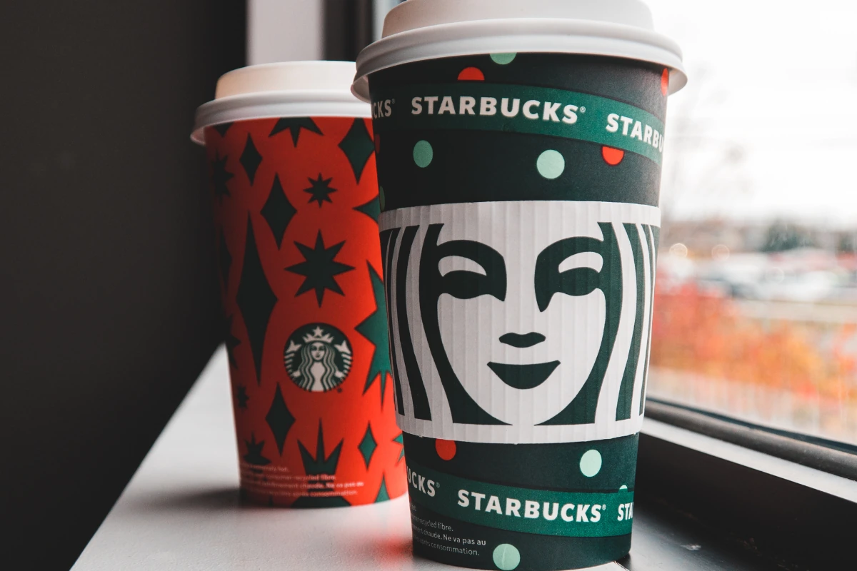 Phân tích các yếu tố thiết kế độc đáo trong logo Starbucks