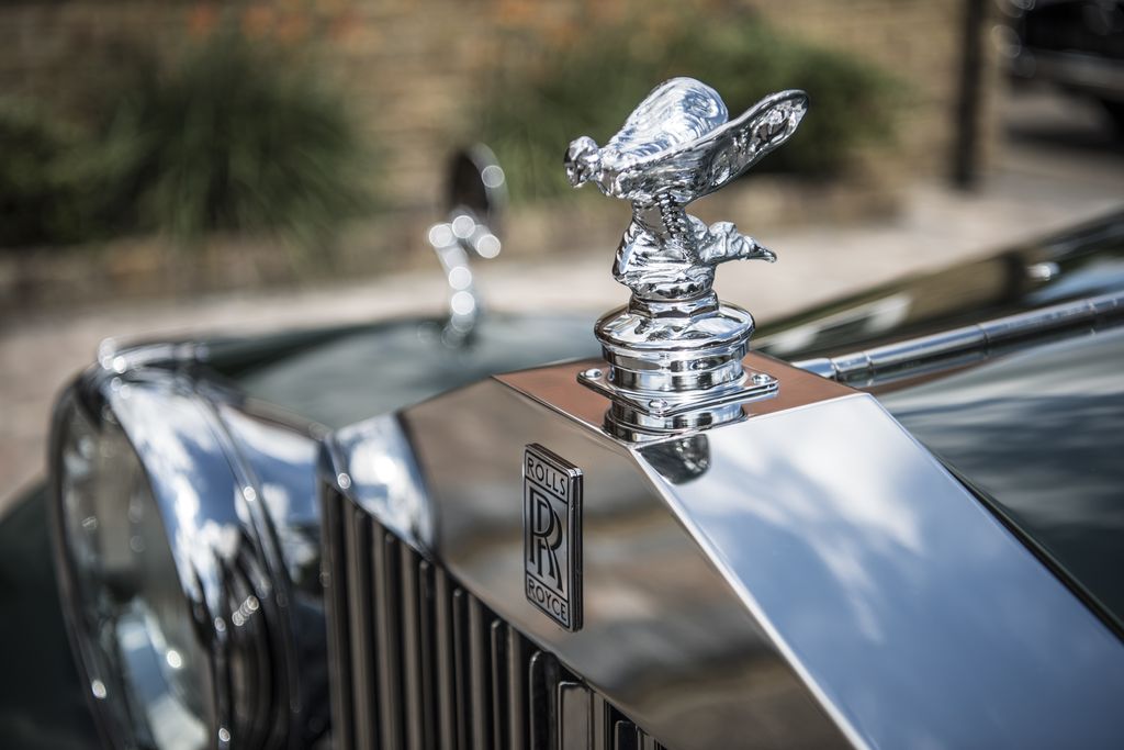 Vai trò của biểu tượng Spirit of Ecstasy trong thương hiệu Rolls Royce